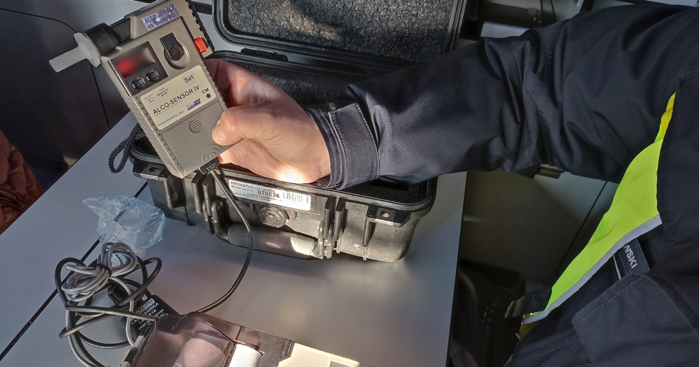 Policjanci zatrzymali kierowcę. W alkomacie zabrakło skali