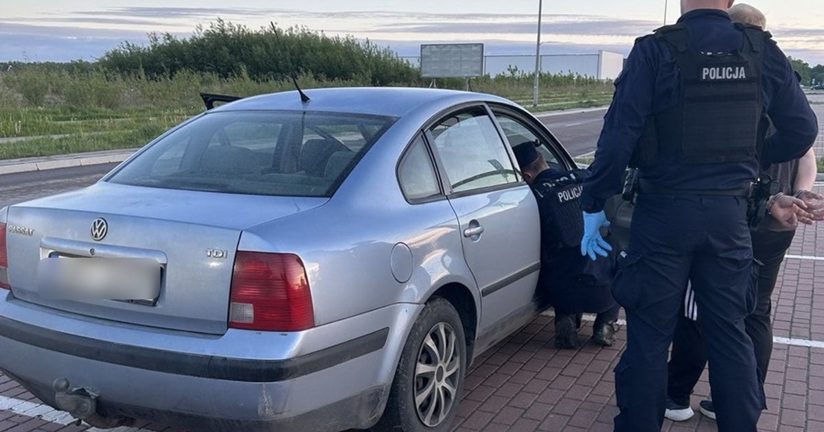 Obraz pochodzący z serwisu https://podlaska.policja.gov.pl/pod/opp/aktualnosci/95657,Kierowal-pod-wplywem-narkotykow-a-pasazerowie-posiadali-je-przy-sobie.html