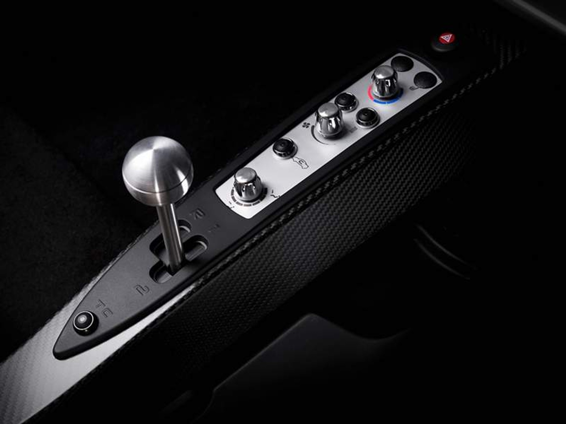 Tesla Roadster: debiut supersportowego auta z napędem elektrycznym