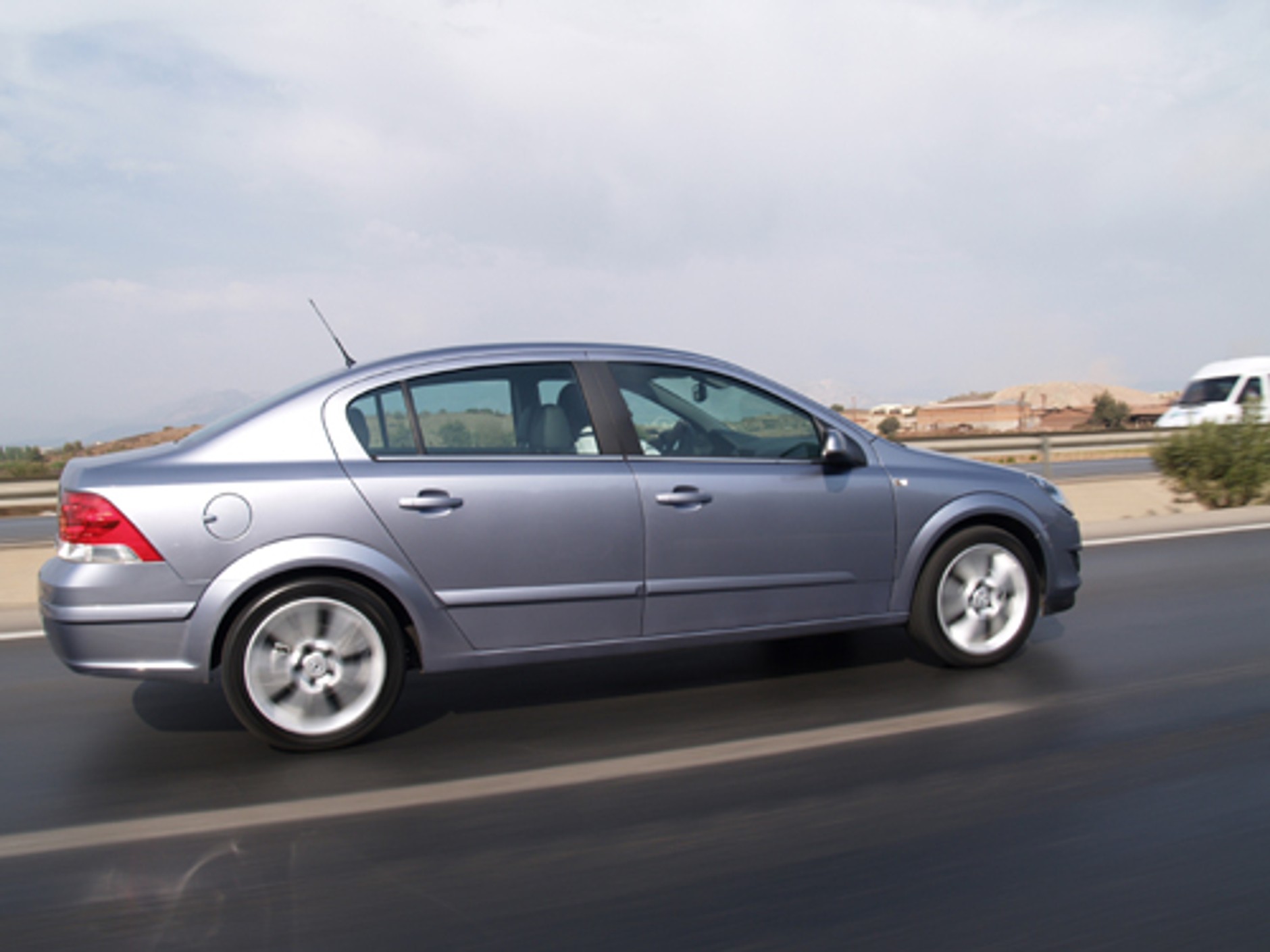 Opel Astra Sedan - Przestronny sedan