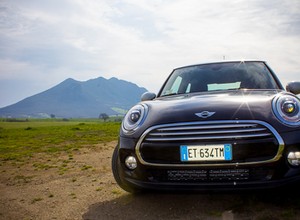 Mini Cooper - maleństwo wraca do gry
