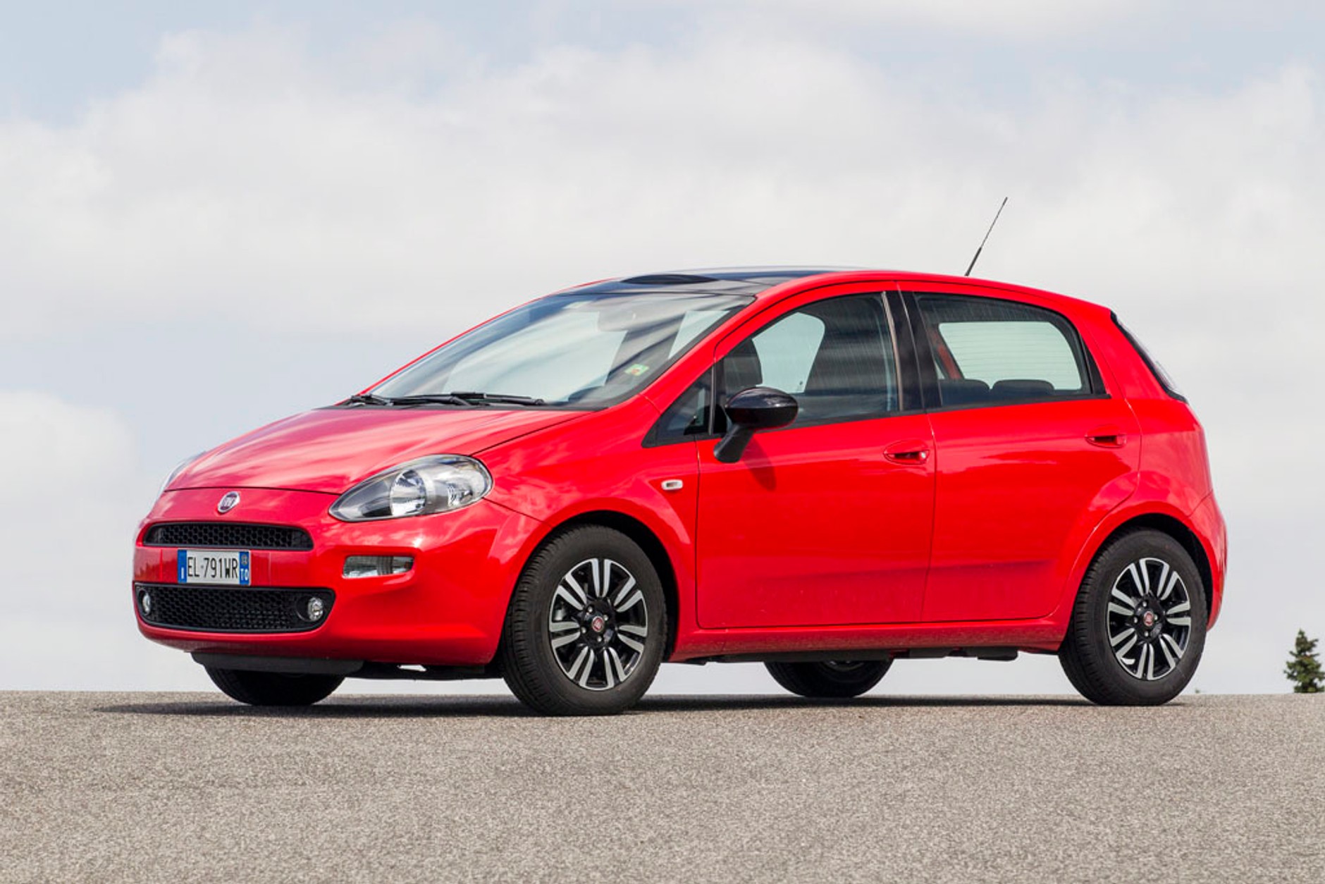 Fiat Punto na kredyt z ratą około 1000 zł miesięcznie