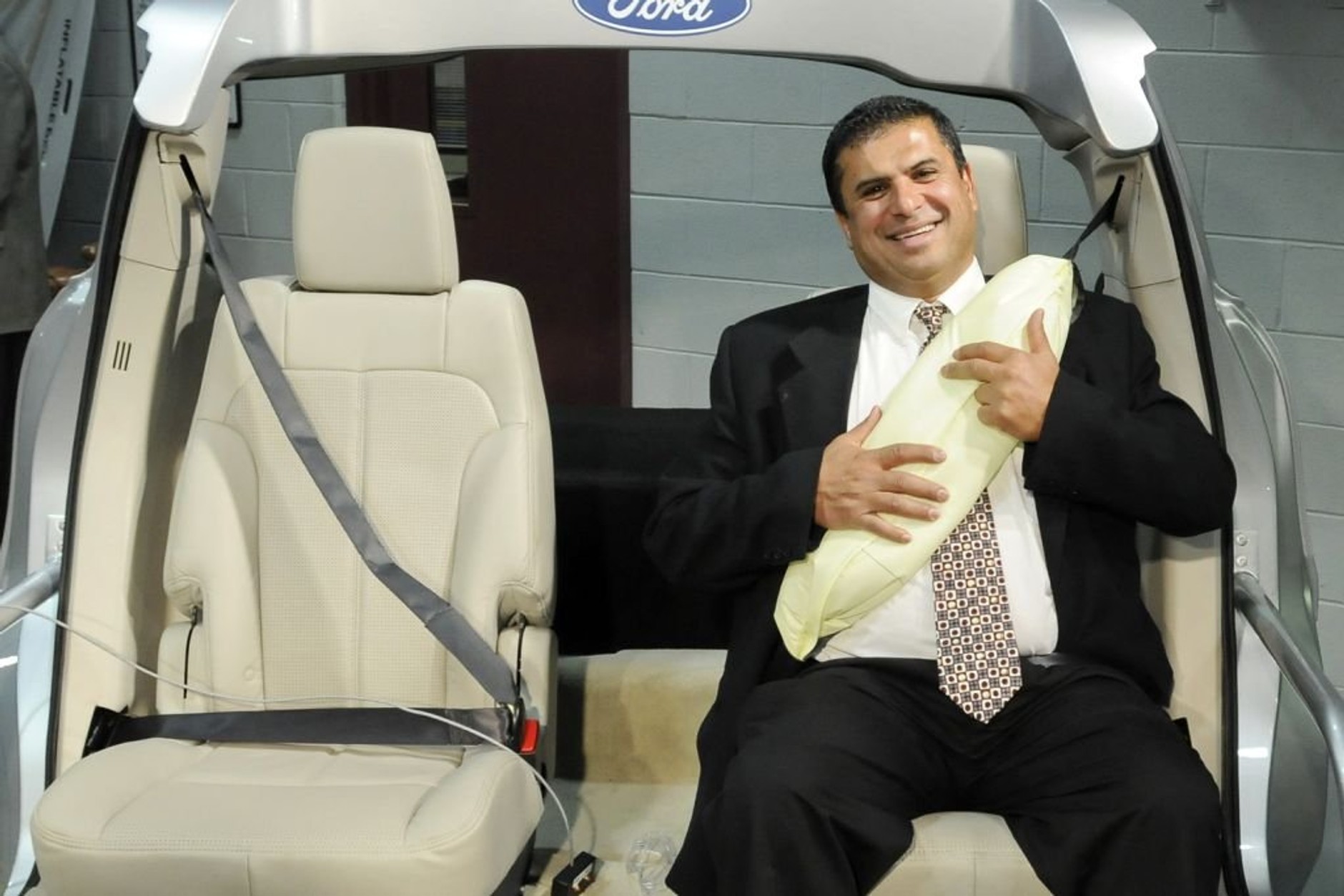 Ford prezentuje pierwsze nadmuchiwane pasy bezpieczeństwa