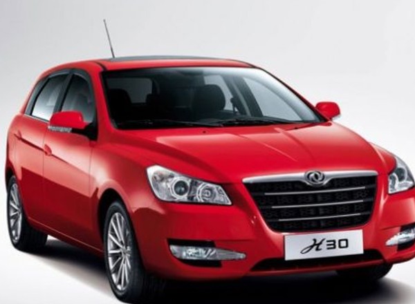 Dongfeng prezentuje nowego hatchbacka