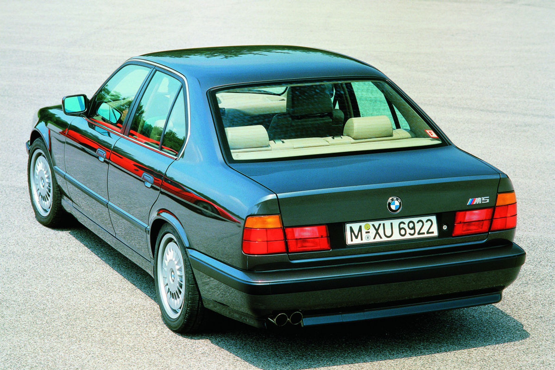 BMW M5 (E34)