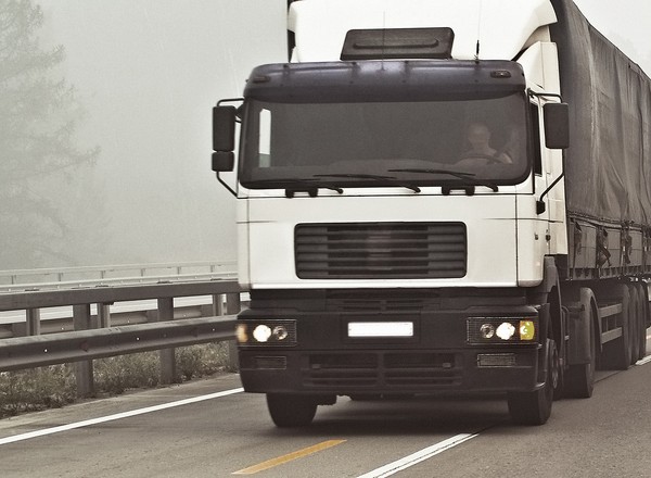 Niemcy chcą, by 17-latkowie jeździli TIR-ami. Wszystkie kategorie zrobiliby na raz