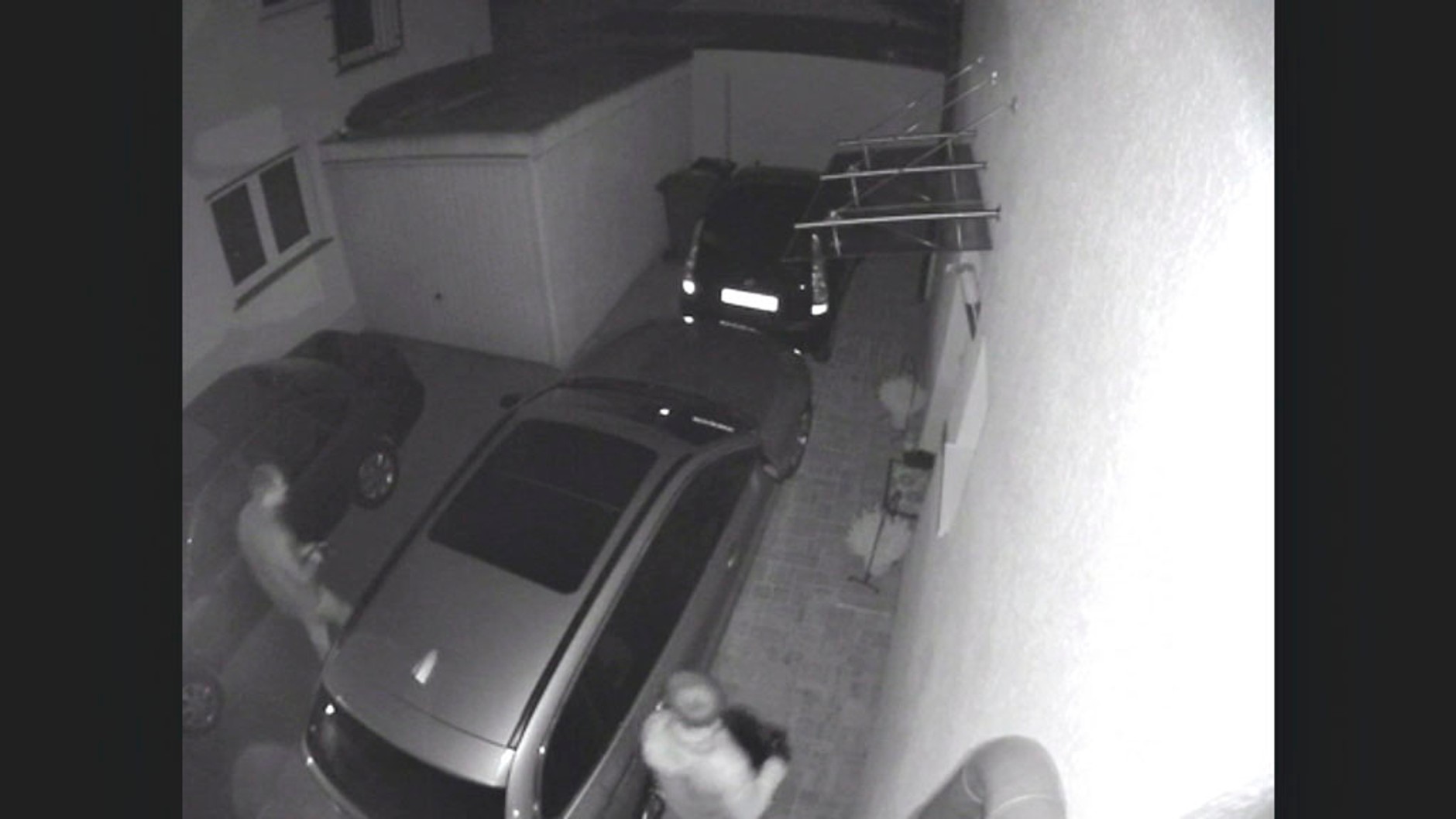 Dziś kradzież auta jest łatwa jak nigdy. BMW prawdopodobnie zostało skradzione na walizkę, a właścicielowi został tylko kluczyk