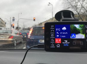 Trzy w jednym: AutoMapa, Yanosik i rejestrator