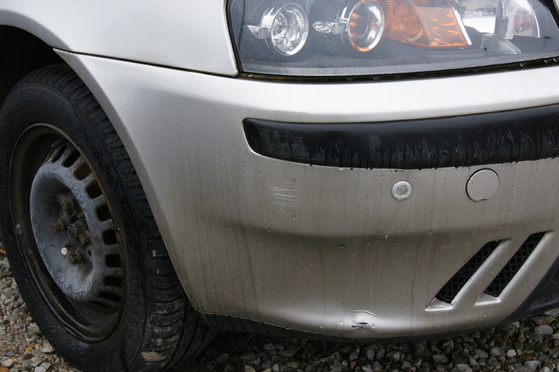 Jak bezpiecznie kupić tanie auto? Sprawdzamy ogłoszenia samochodów za 10 tys. zł