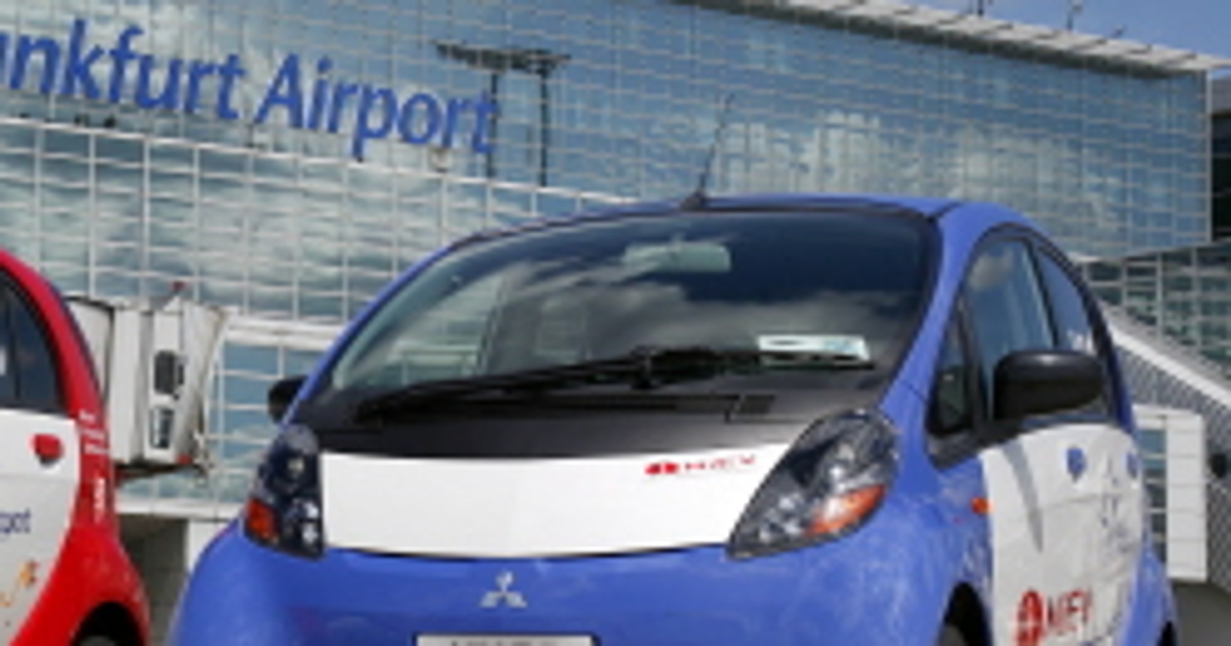 Mitsubishi:  i-MiEV na lotnisku we Frankfurcie nad Menem