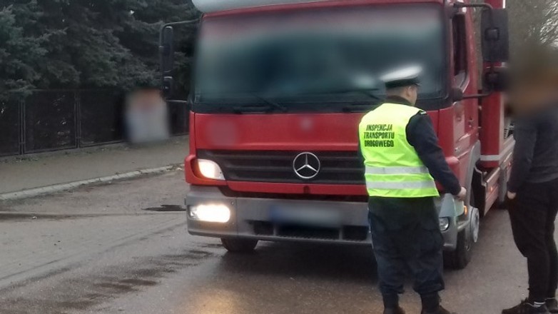 Kierowca litewskiej ciężarówki za niezarejestrowanie ponad 100 przebytej trasy na trzy miesiące stracił prawo jazdy