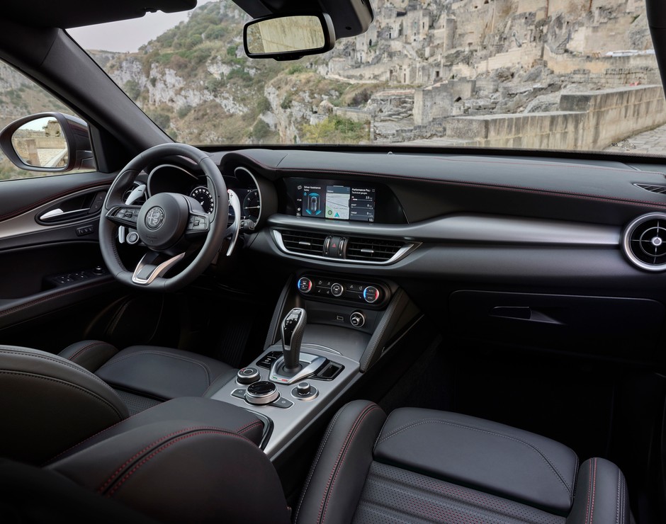 Alfa Romeo Stelvio Tributo Italiano