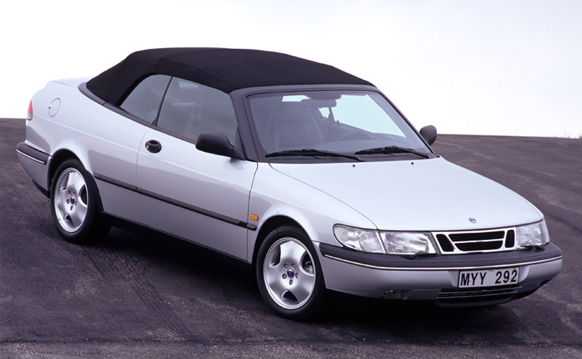 Saab 900 – historia szwedzkiego luksusu