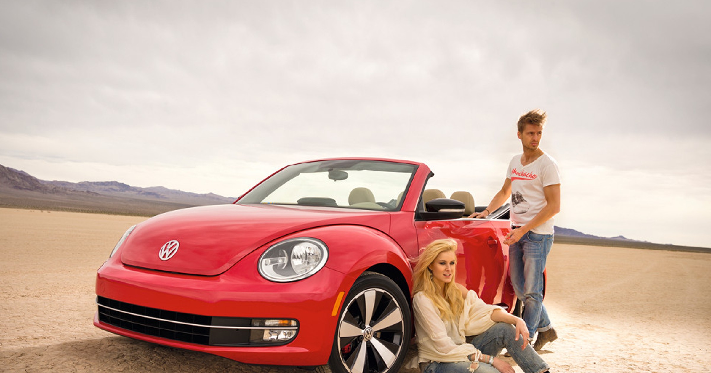 Volkswagen Beetle Cabriolet na wiosnę