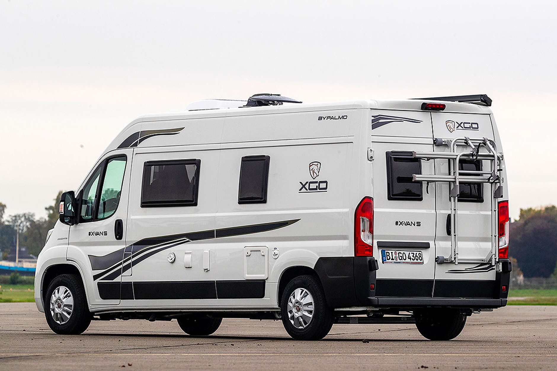 Porównanie czterech rodzajów kamperów(XGO X-Van 5)