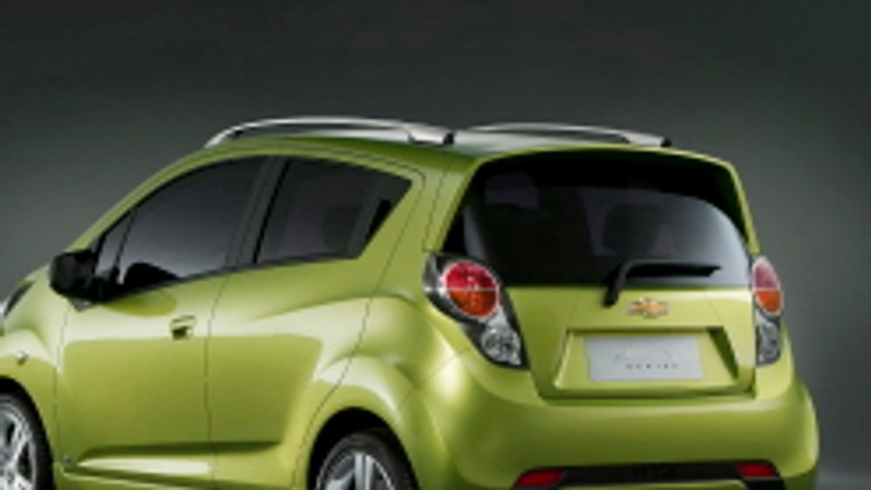 Genewa 2009: Chevrolet Spark, Cruze i supermodne hostessy