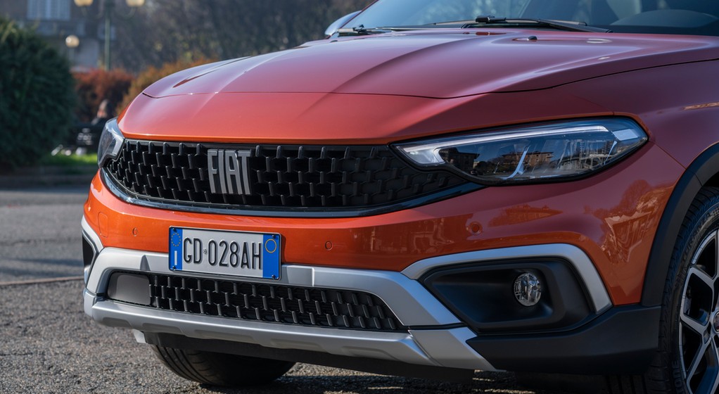 Fiat Tipo w uterenowionej wersji Cross