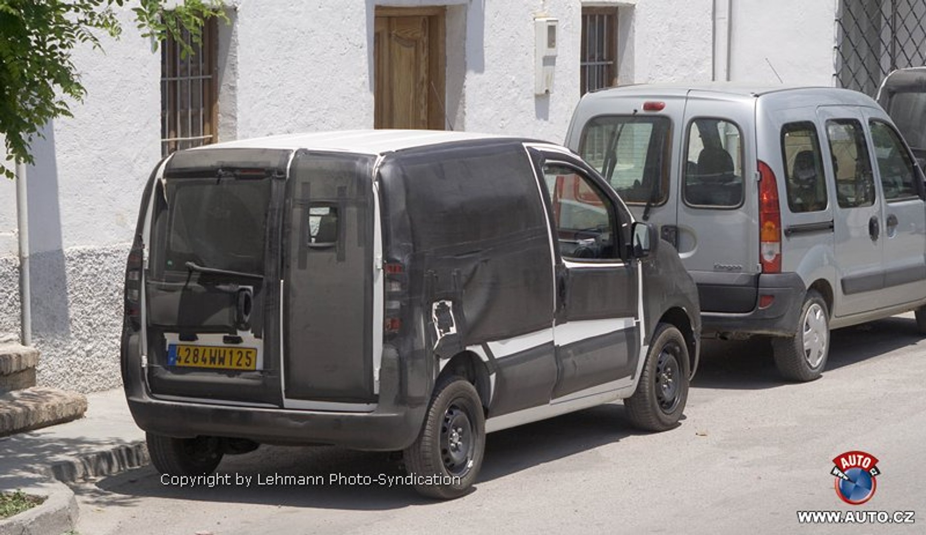 Zdjęcia szpiegowskie: Citroen Berlingo i Renault Kangoo – nowe dostawczaki za drzwiami