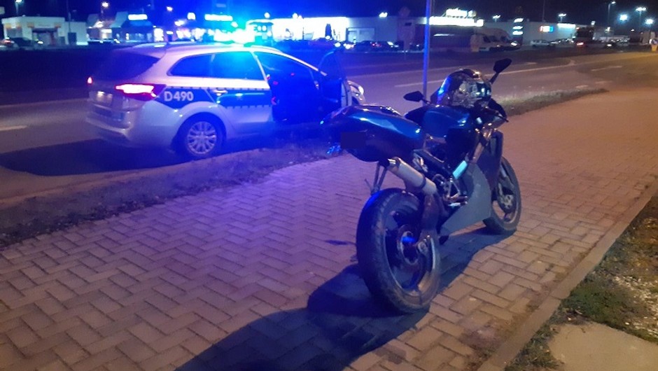 Chciał zakończyć sezon motocyklowy, paląc gumę na chodniku