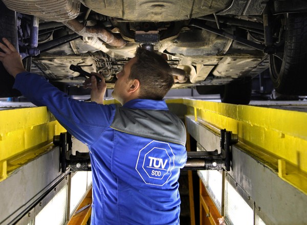 Raport awaryjności TÜV 2022 – kto wygrał, kto rozczarował? Pełna lista modeli