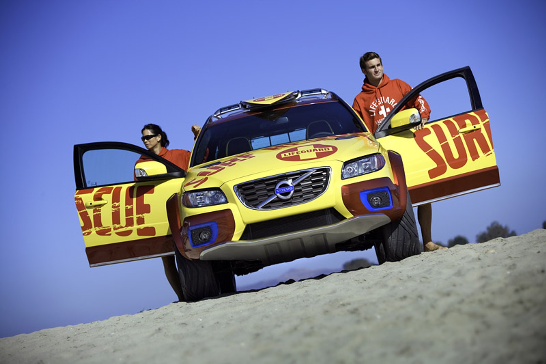SEMA 2007: Volvo XC70 Surf Rescue Safety – stylowy ratownik