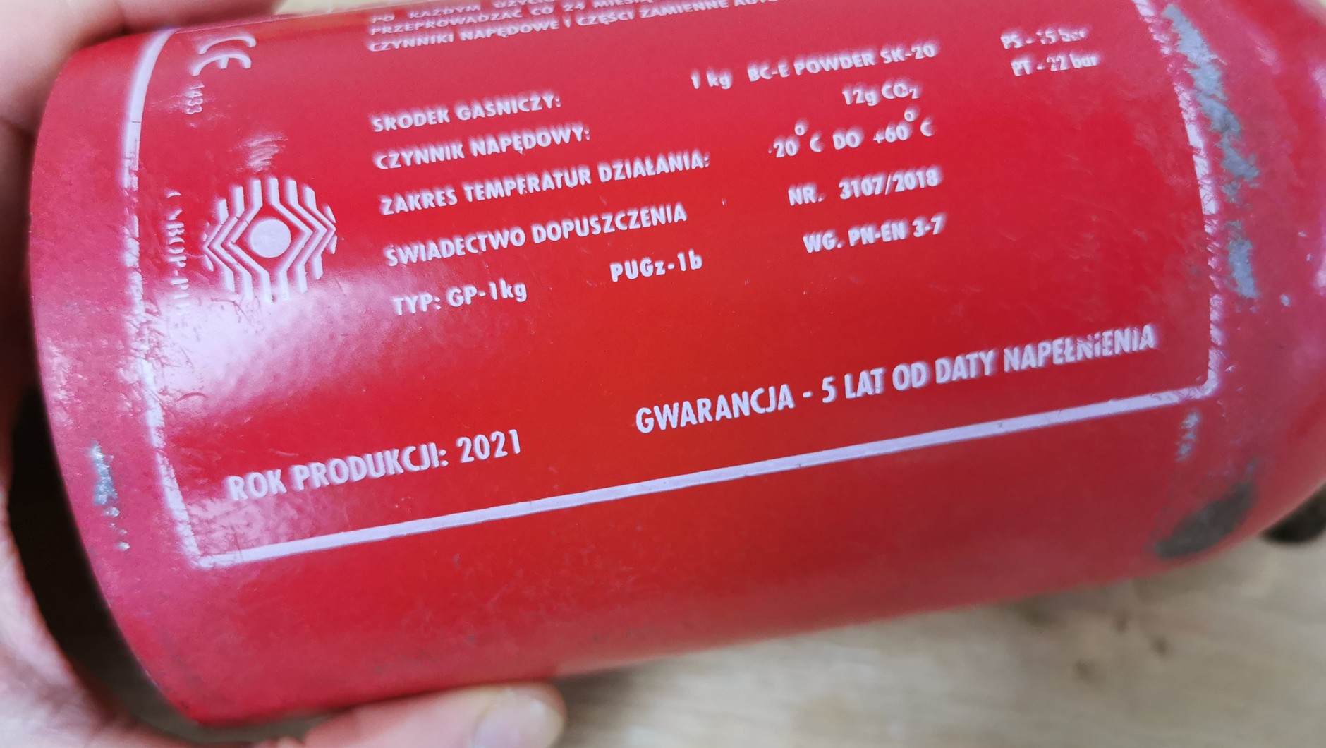 Gaśnica z 5-letnią gwarancją. Ale i to nie znaczy, że po upływie gwarancji nie spełnia ona wymogów przepisów – to wciąż jest gaśnica