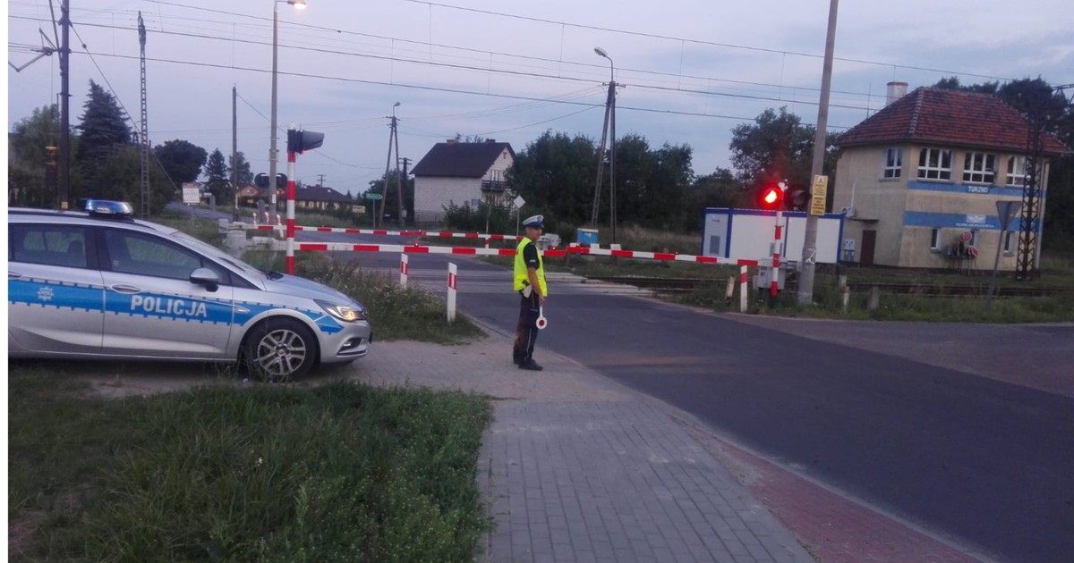 Zbyt szybki wjazd na torowisko może skończyć się wysokim mandatem w wysokości nawet 4 tys. zł