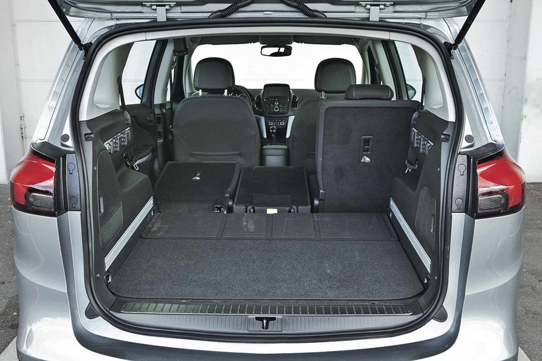 Renault Grand Scenic kontra Ford Grand C-Max, Opel Zafira i Volkswagen Touran