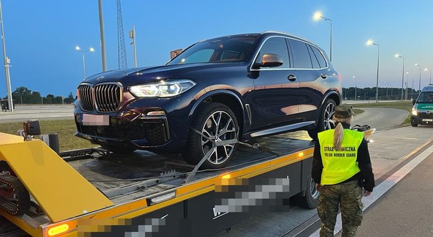Straż Graniczna się nie pomyliła. BMW na estońskich tablicach nie pojechało dalej