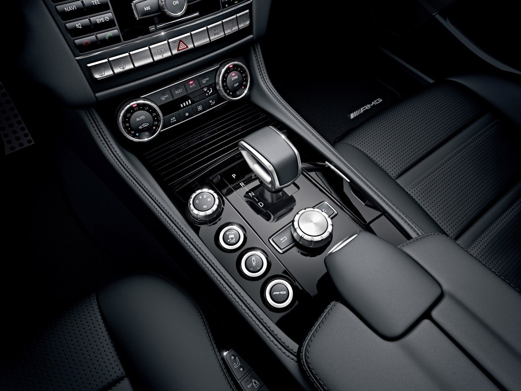 Mercedes CLS 63 AMG - szybszy od Ferrari