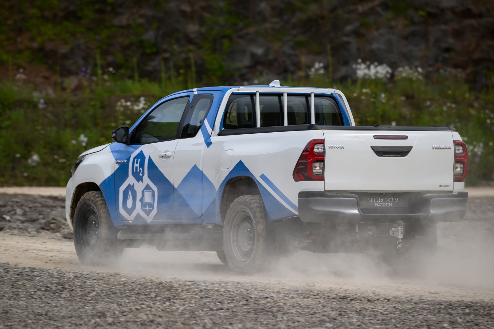 Prototyp Toyoty Hilux H2 (FCEV)