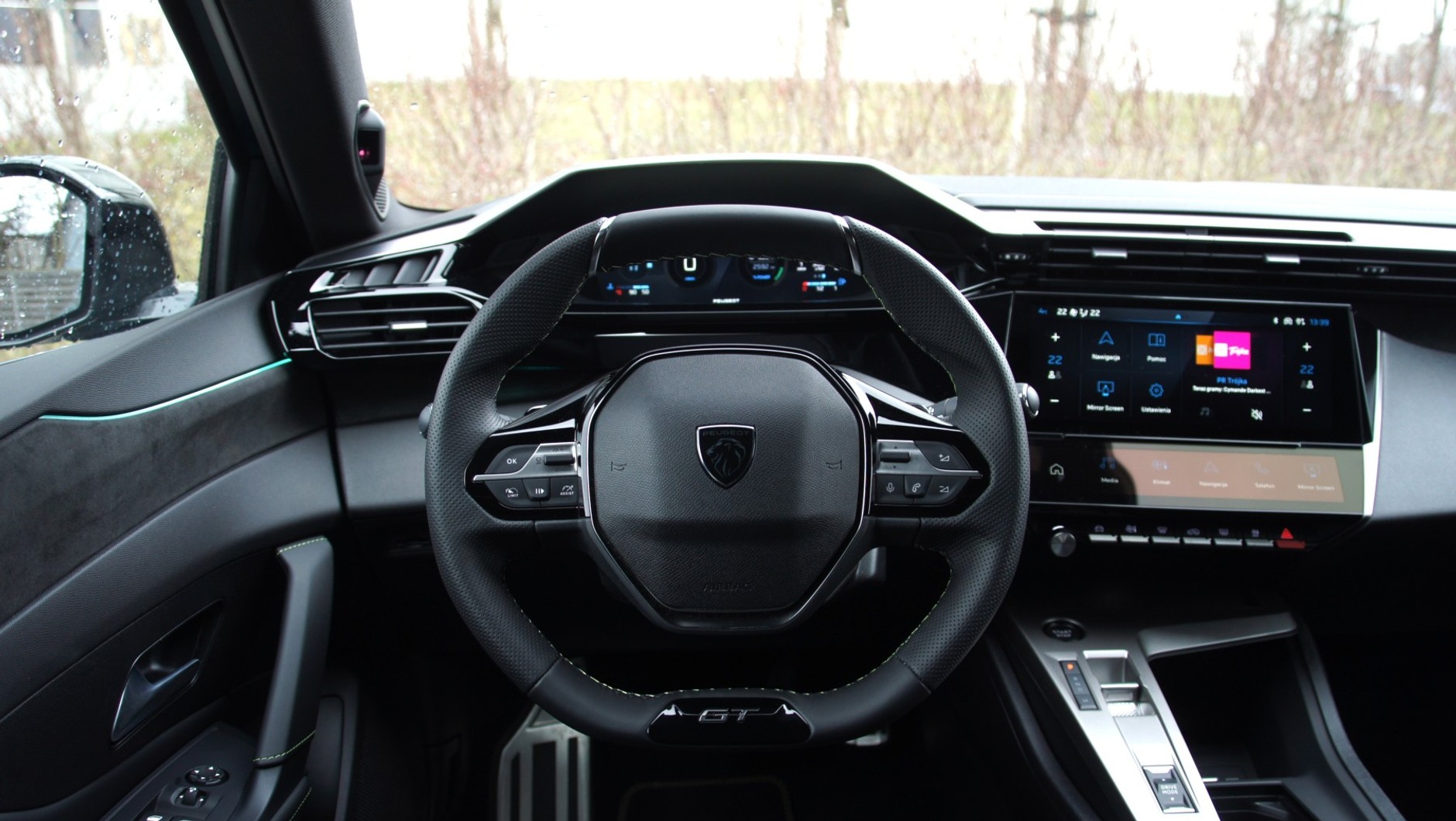 Peugeot 308 1.2 Hybrid 145 KM