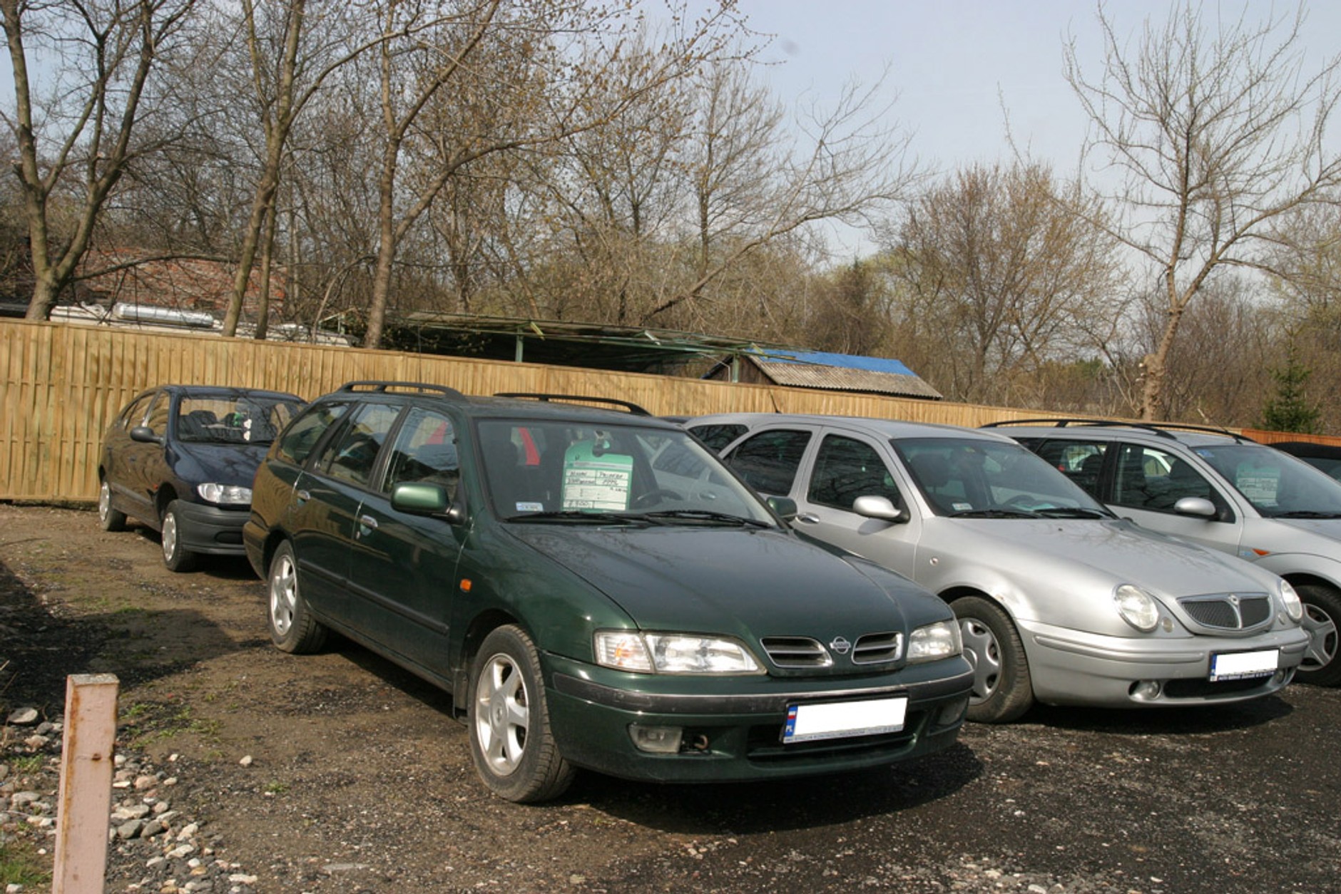 Jak bezpiecznie kupić tanie auto? Sprawdzamy ogłoszenia samochodów za 10 tys. zł