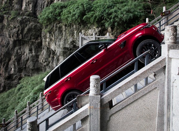 Range Rover Sport PHEV dotarł do Bramy Nieba