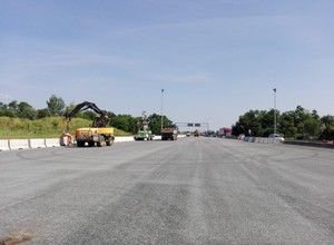 Nawet 10-kilometrowy korek na autostradzie A4. Lepiej pojechać objazdem?