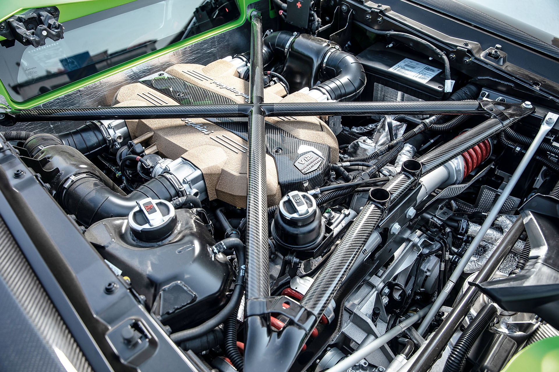 Nie możemy się nacieszyć:V12 ma moc 770 KM, i to bez turbosprężarki.