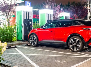 Nie lubię typowych kierowców aut elektrycznych. Jestem tego pewny [Felieton]