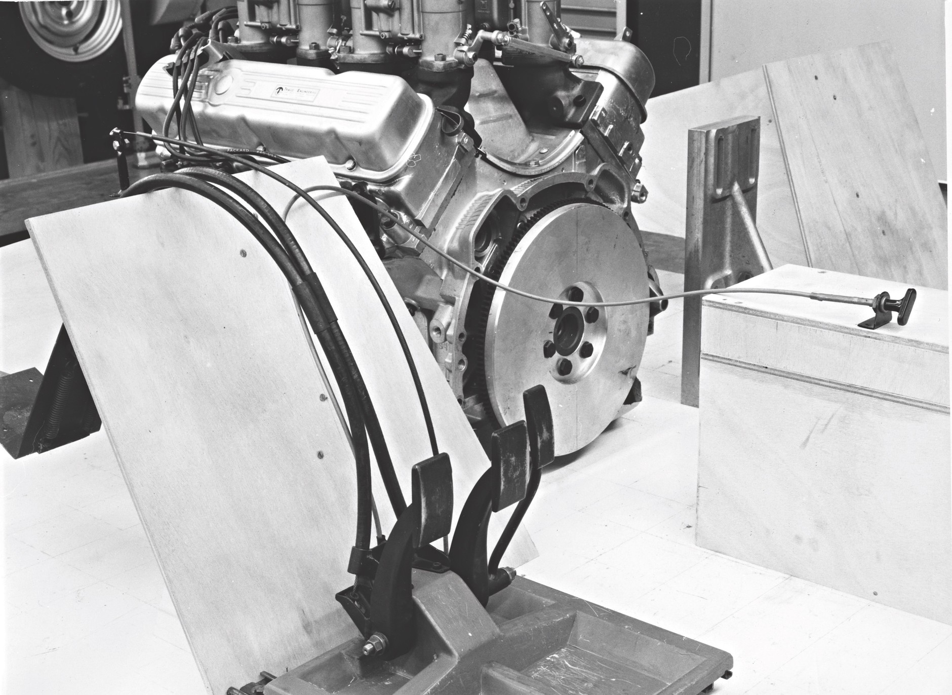 ...za to motor V8 we wstępnej fazie tworzenia koncepcyjnego pojazdu prezentował się świetnie