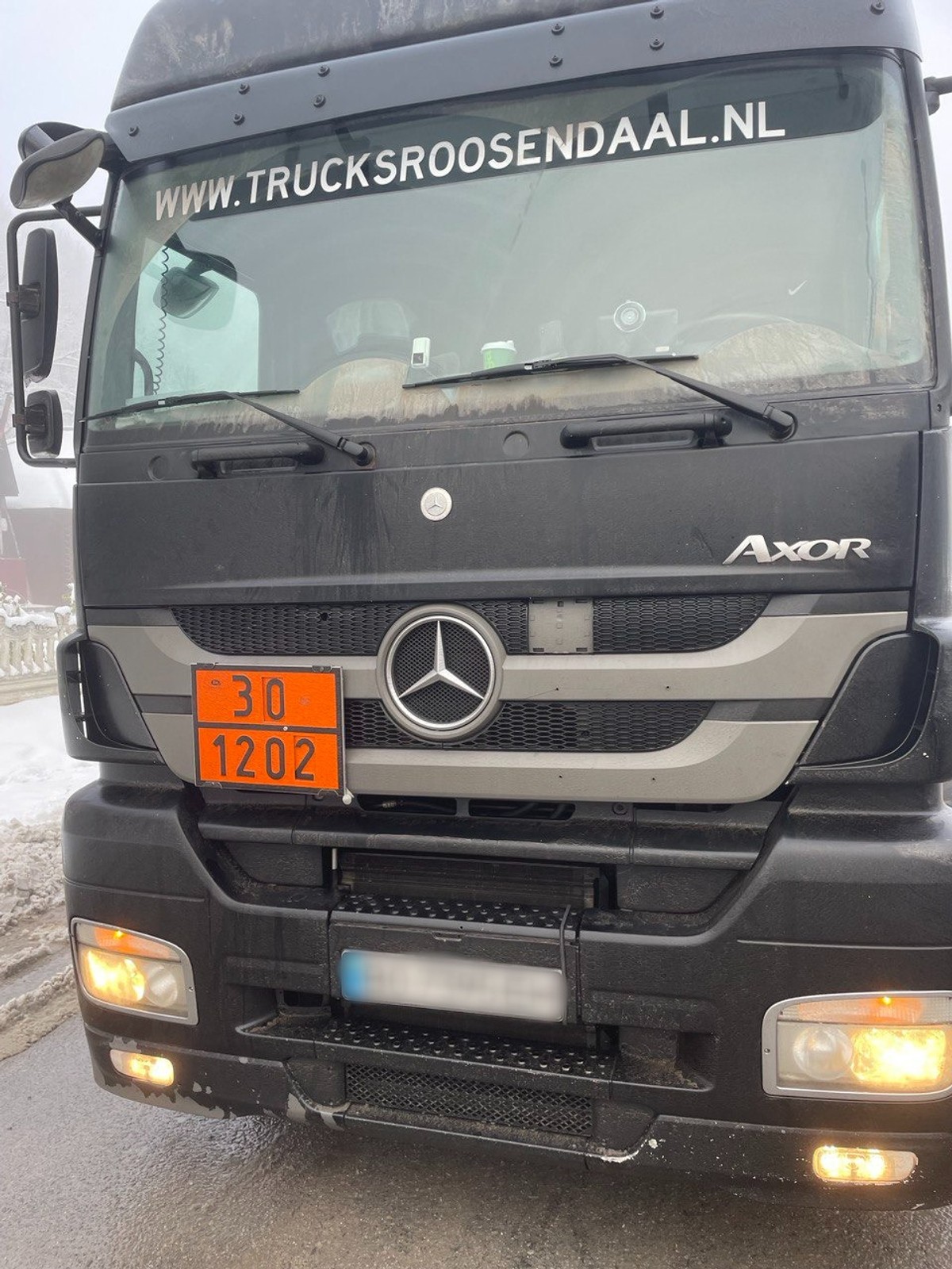 Udawał, że wiezie olej napędowy, by omijać korki