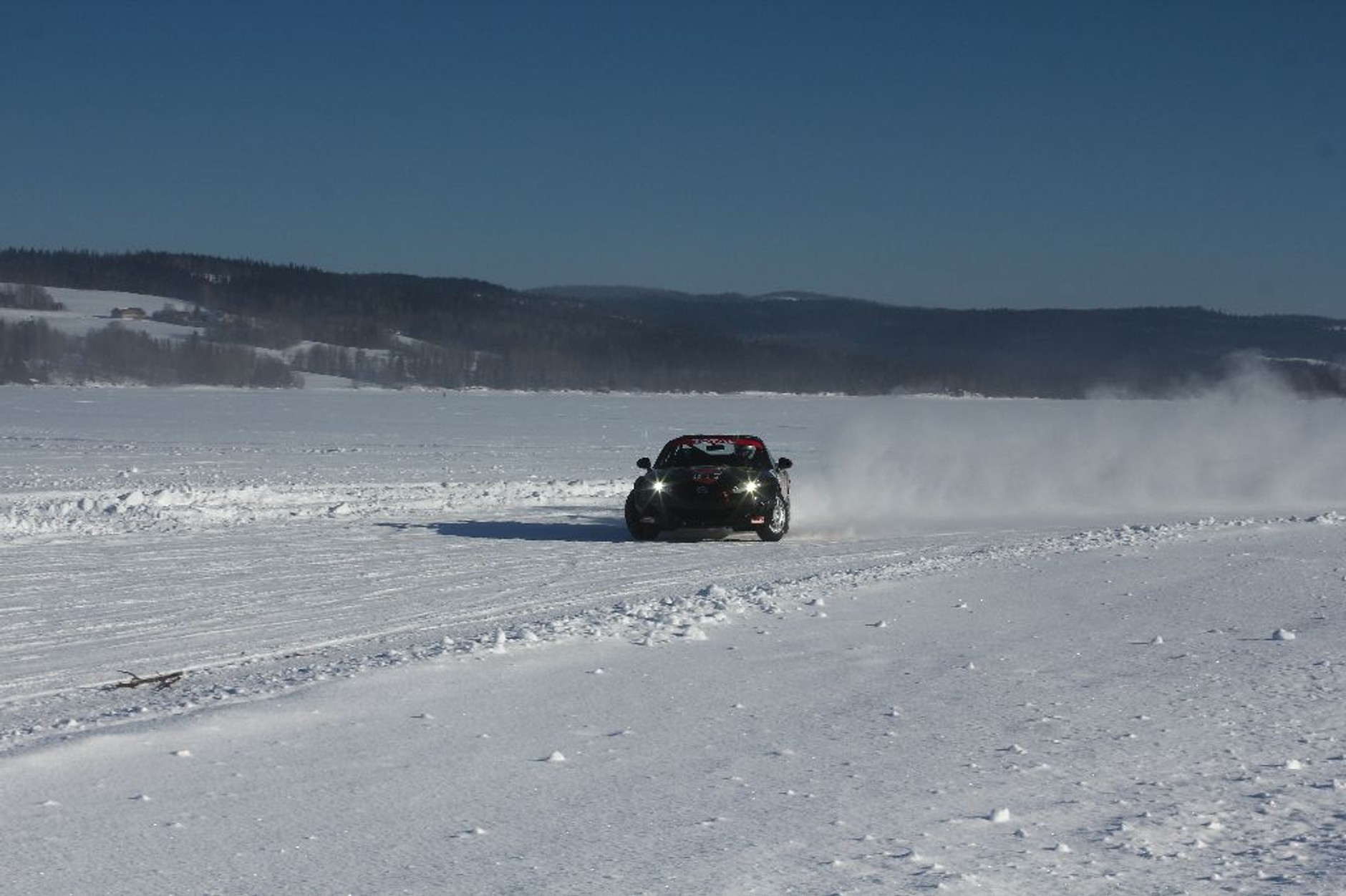 Emocjonujący finisz wyścigu Mazda MX-5 Ice Race