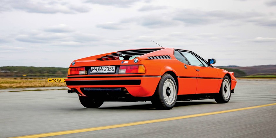 Czarną żaluzję na szybie miało już  Lamborghini Miura. Tylne światła pochodzą z serii 6 Coupé.