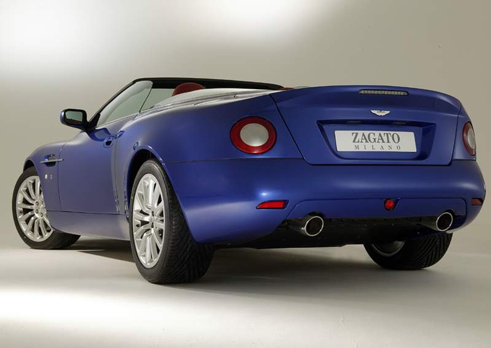 Bentley: brytyjski arystokrata we włoskim garniturze Zagato