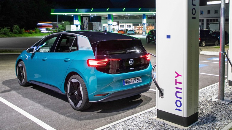 Volkswagen ID.3 IONITY ładowanie