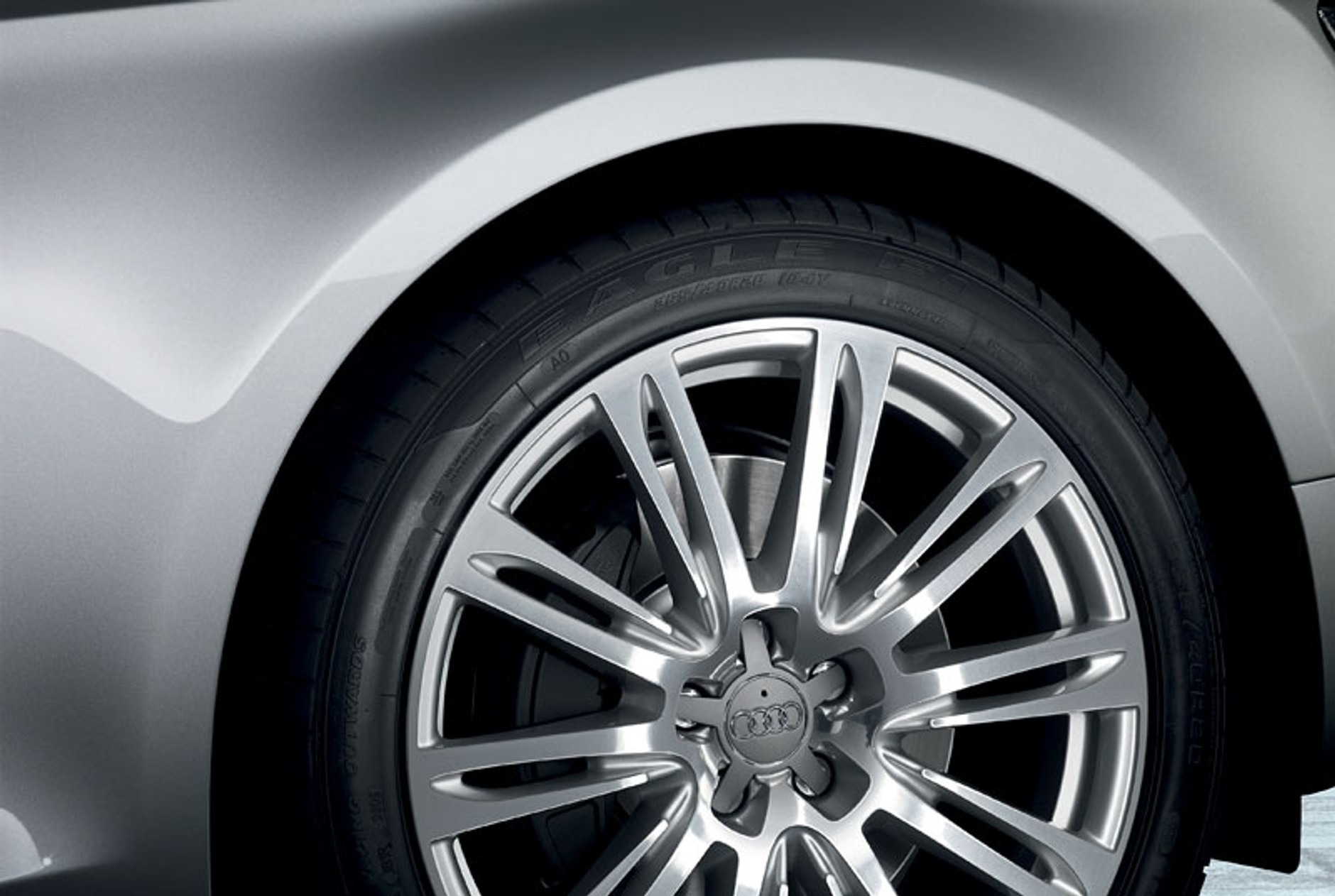 Pekin 2010: Audi A8 L W12 quattro – 500 KM i większy komfort dla Chińczyków