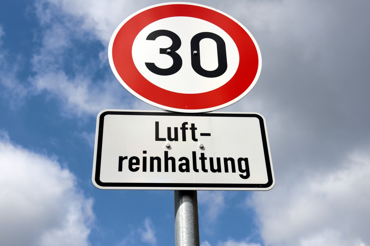 Niemiecki kierowca elektryka uważał, iż limit prędkości jest dla innych. Sąd rozwiał wątpliwości