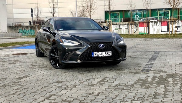 Lexus ES 300h F Sport Edition