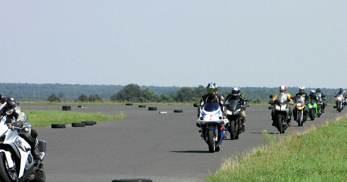 Motocyklisto! Szybko na torze - bezpiecznie na drodze