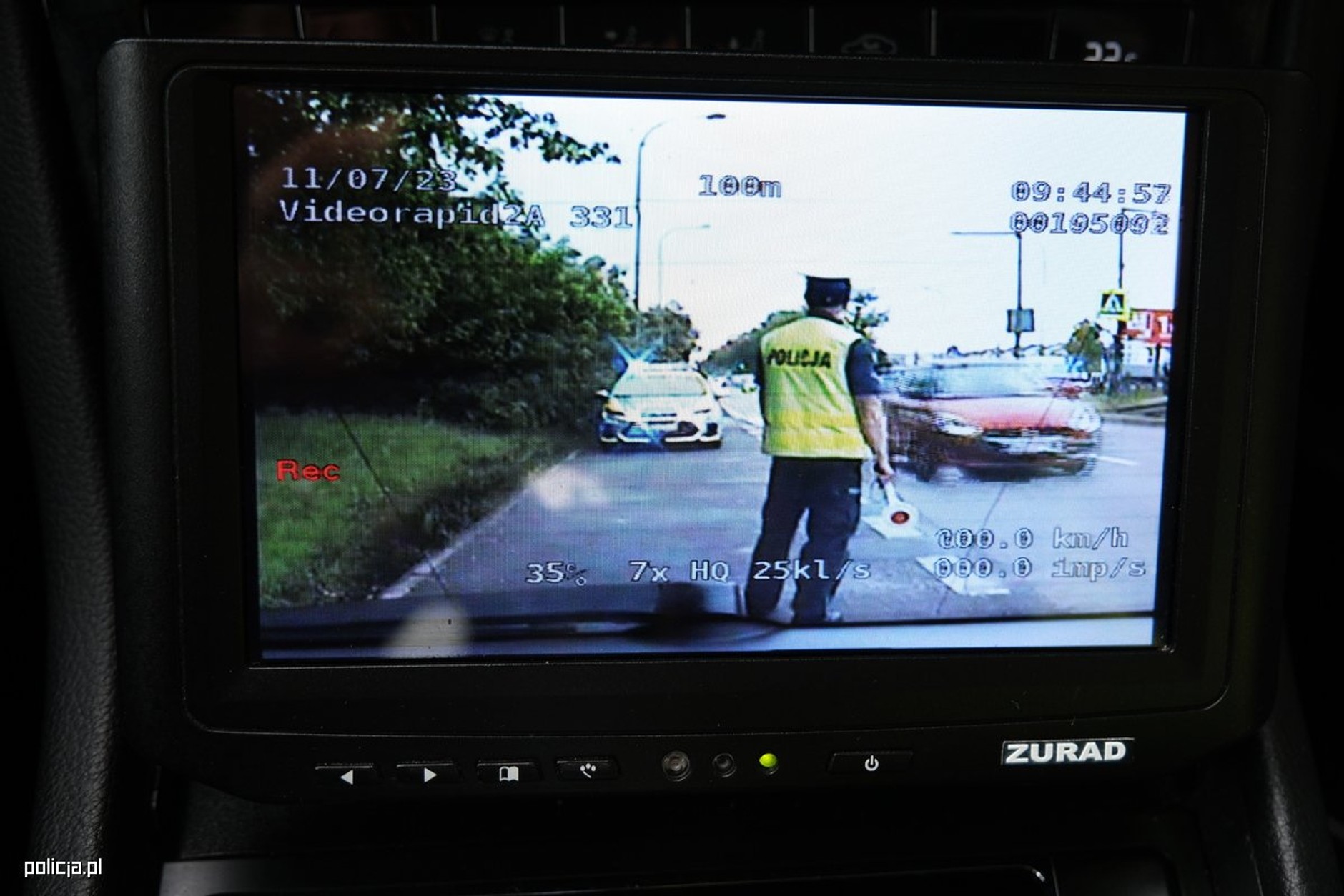 W czasie długiego weekendu majowego policja będzie przeciwdziałała niebezpiecznym zachowaniom na polskich drogach