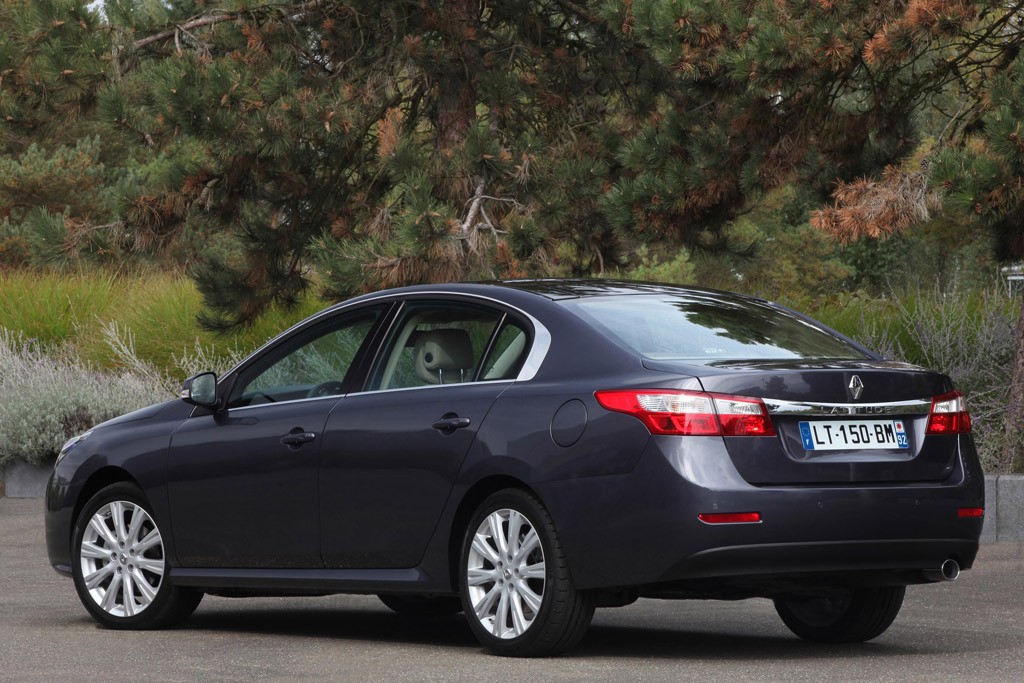 Renault Latitude: Apetyt na klasę premium