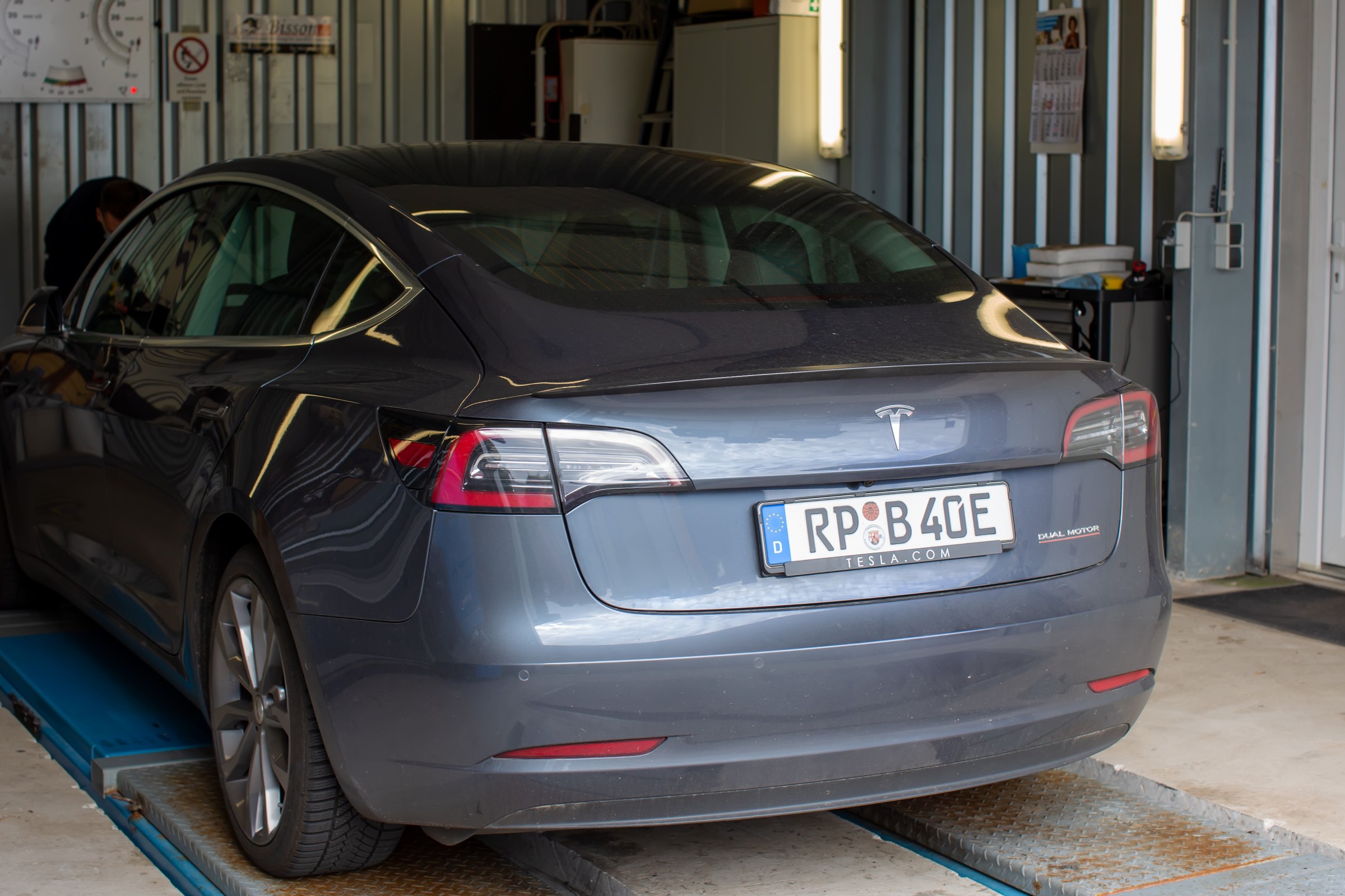 Pięć nawyków kierowców, które mogą prowadzić do kosztownych napraw. Tego lepiej unikać